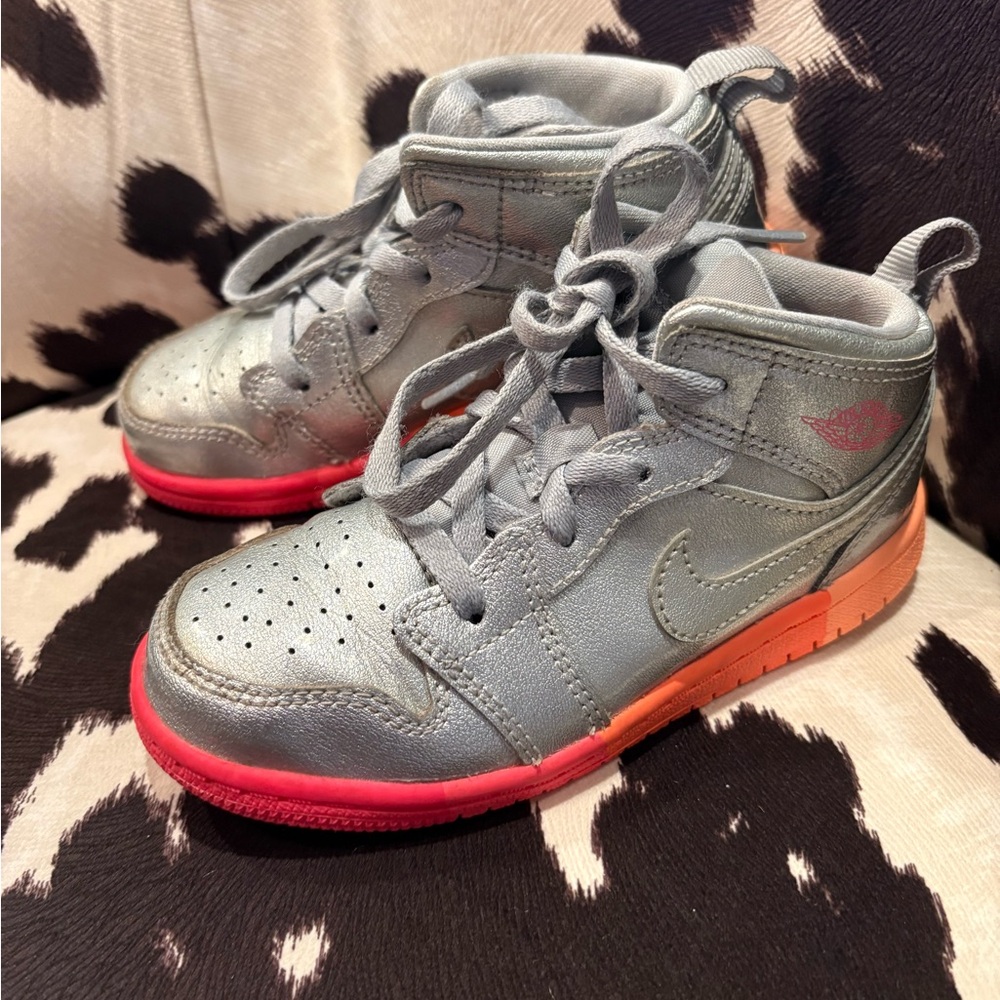 Nike Air Jordan 1 Mid 'Metallic Silver Pink Crimson sneakers kids